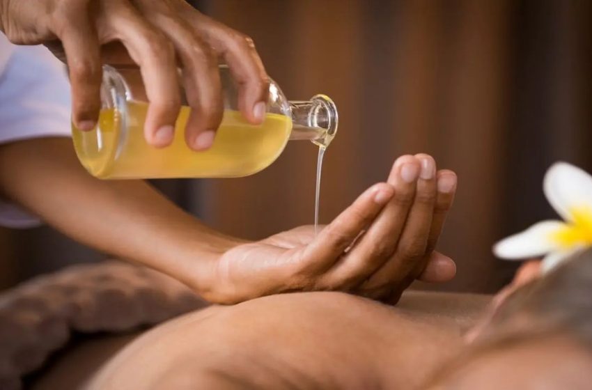  Experiencing Natural Relaxation Through Professional Essential Oil Massage Treatments For Everyone